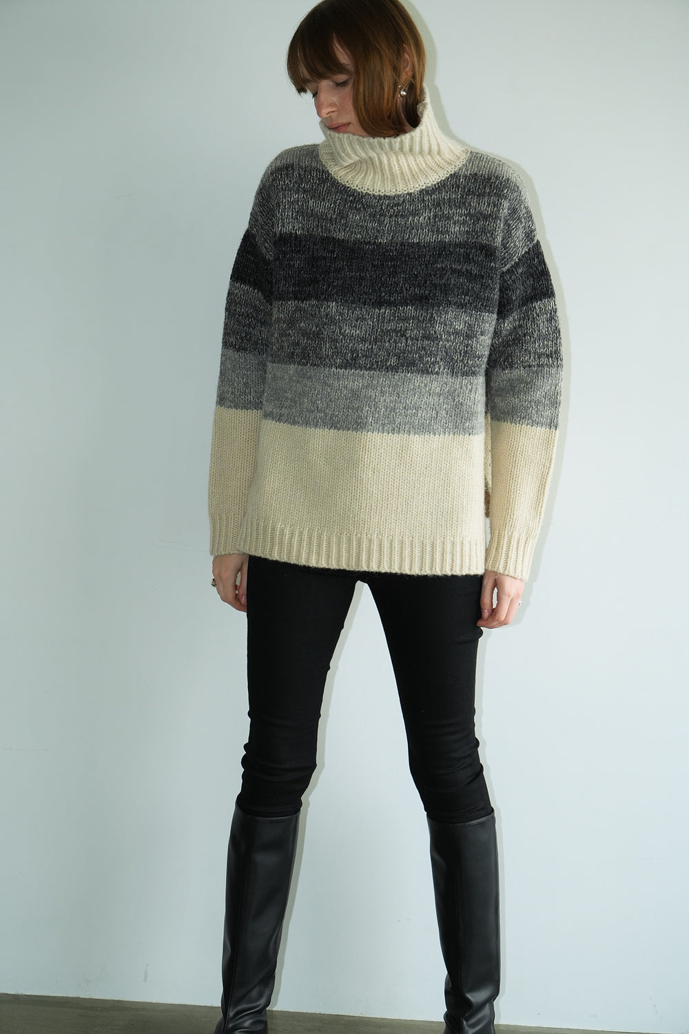 GRADATION BORDER WIDE KNIT TOPS – OBLIGE