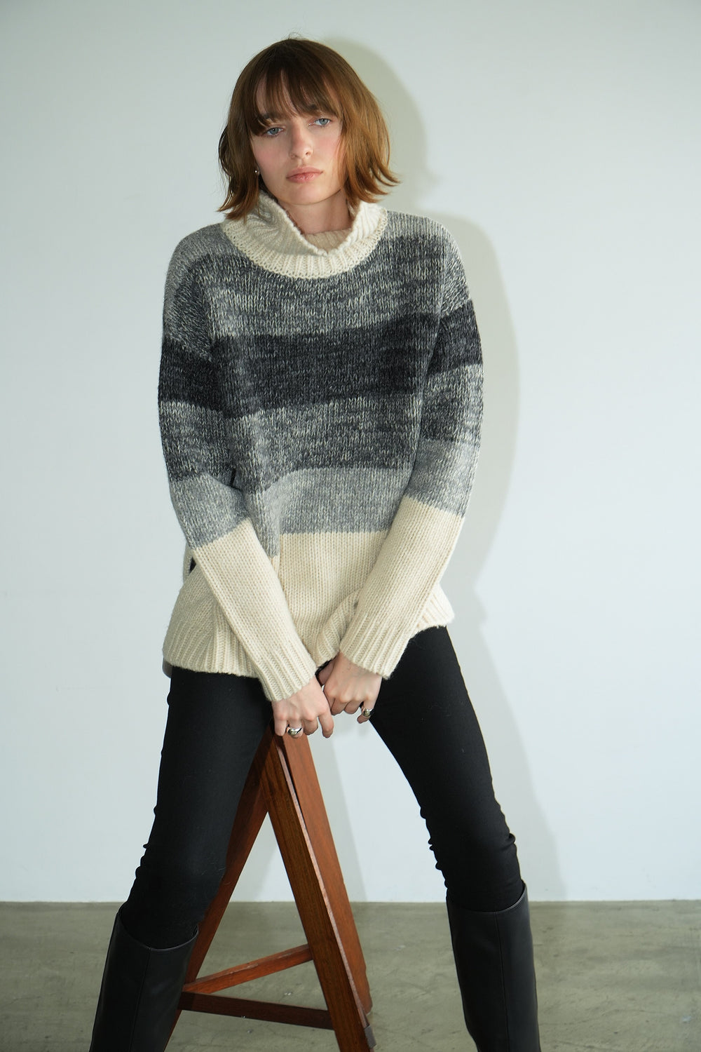 GRADATION BORDER WIDE KNIT TOPS – OBLIGE