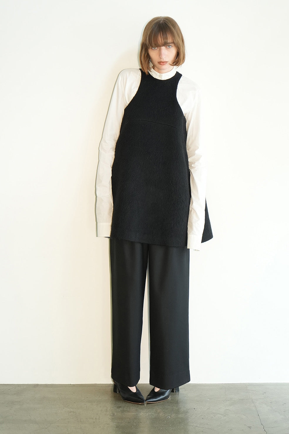 WOOL BASIC TUCK PANTS – OBLIGE