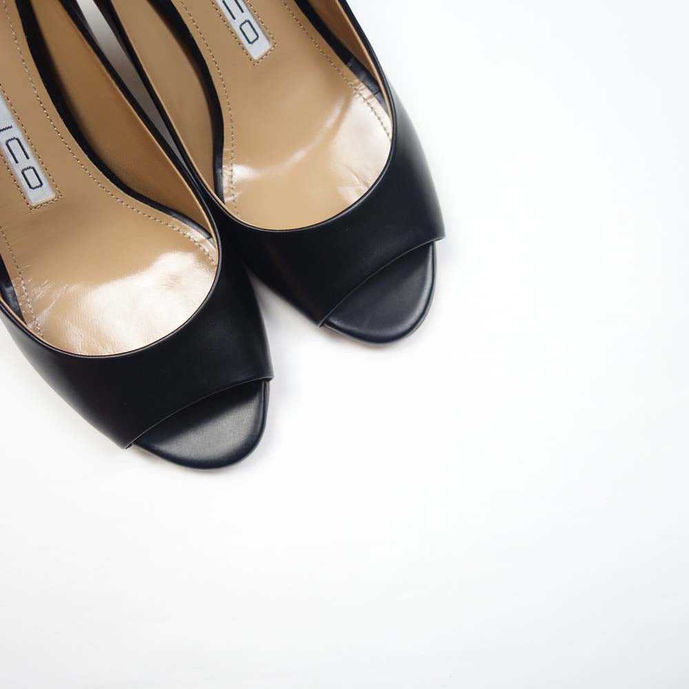 6005 オープントゥパンプス / 8.0cmヒール -BLACK – OBLIGE
