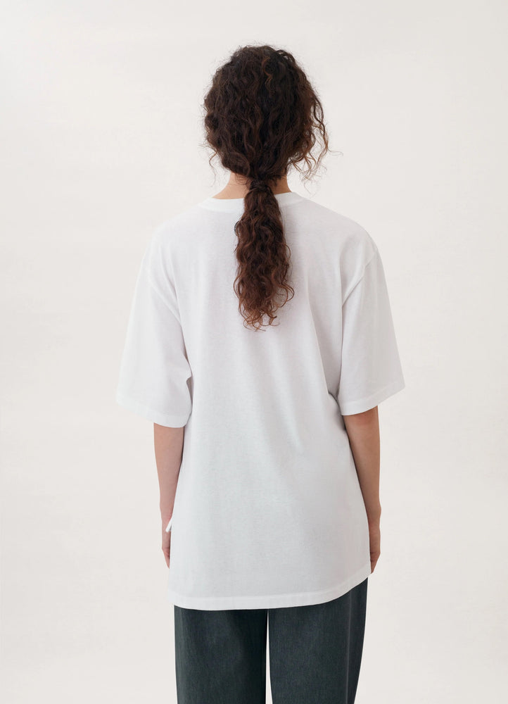 
                  
                    PRINTED T-SHIRT WITH SIDE SLIT -WHITE
                  
                