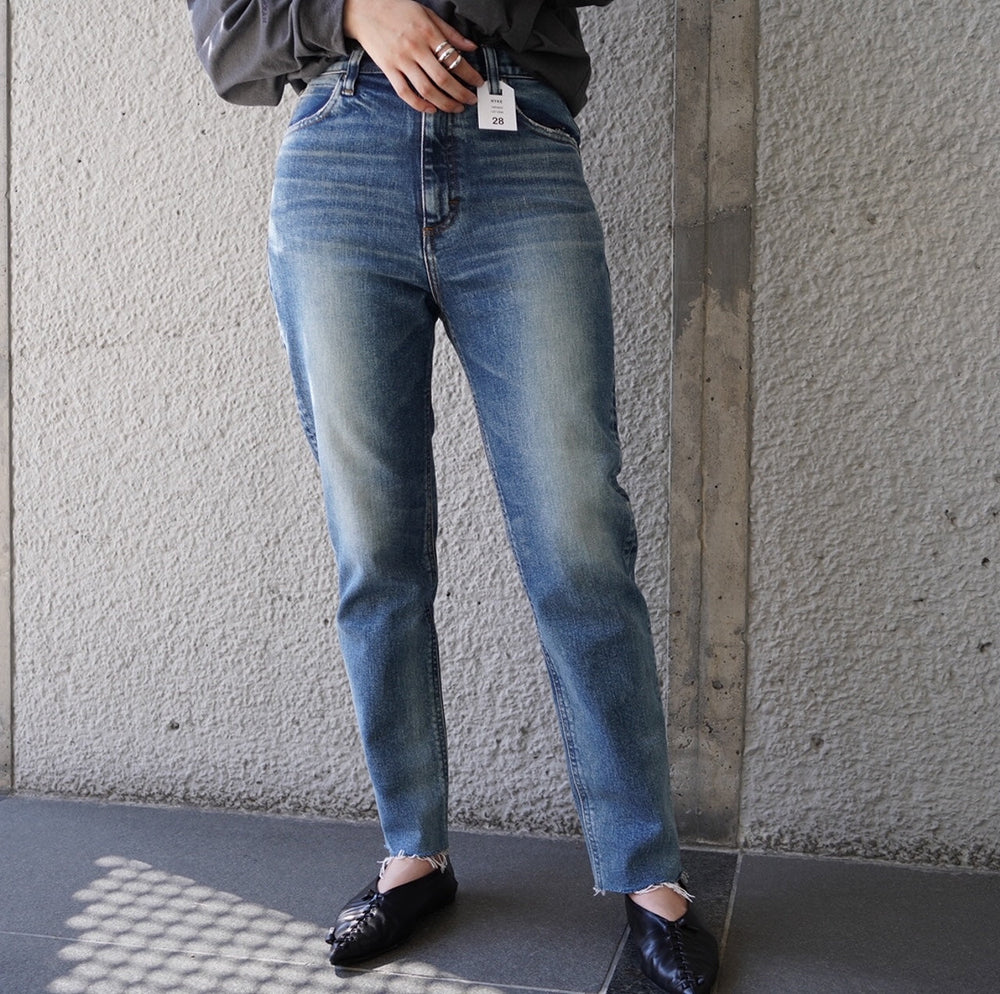 TAPERED JEANS -USED BLUE