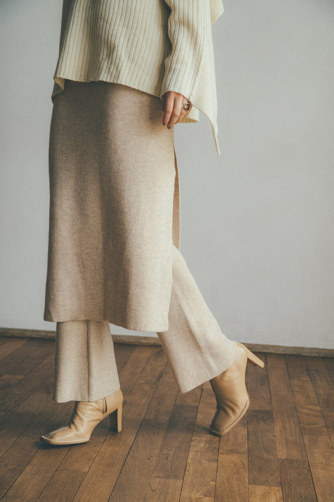 
                  
                    SKIRT LAYERED KNIT PANTS -IVORY
                  
                