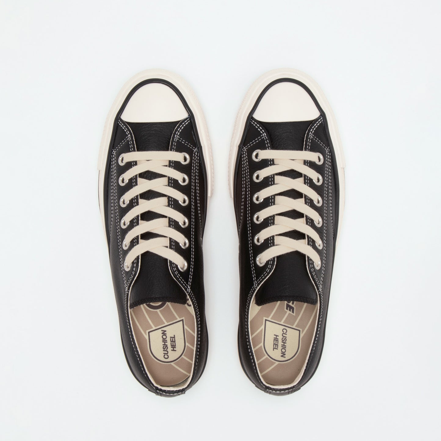
                  
                    CHUCK TAYLOR LEATHER OX
                  
                