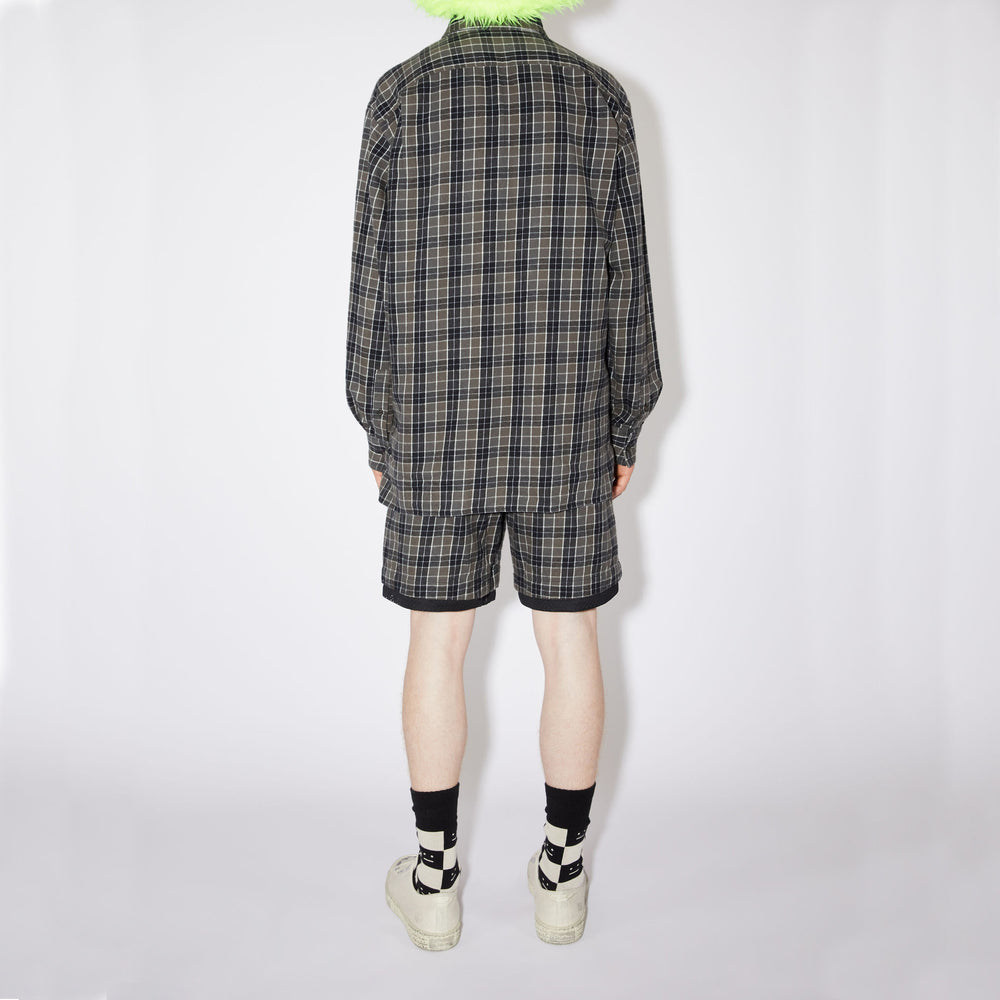 
                  
                    FACE LONG SLEEVE SHIRT
                  
                