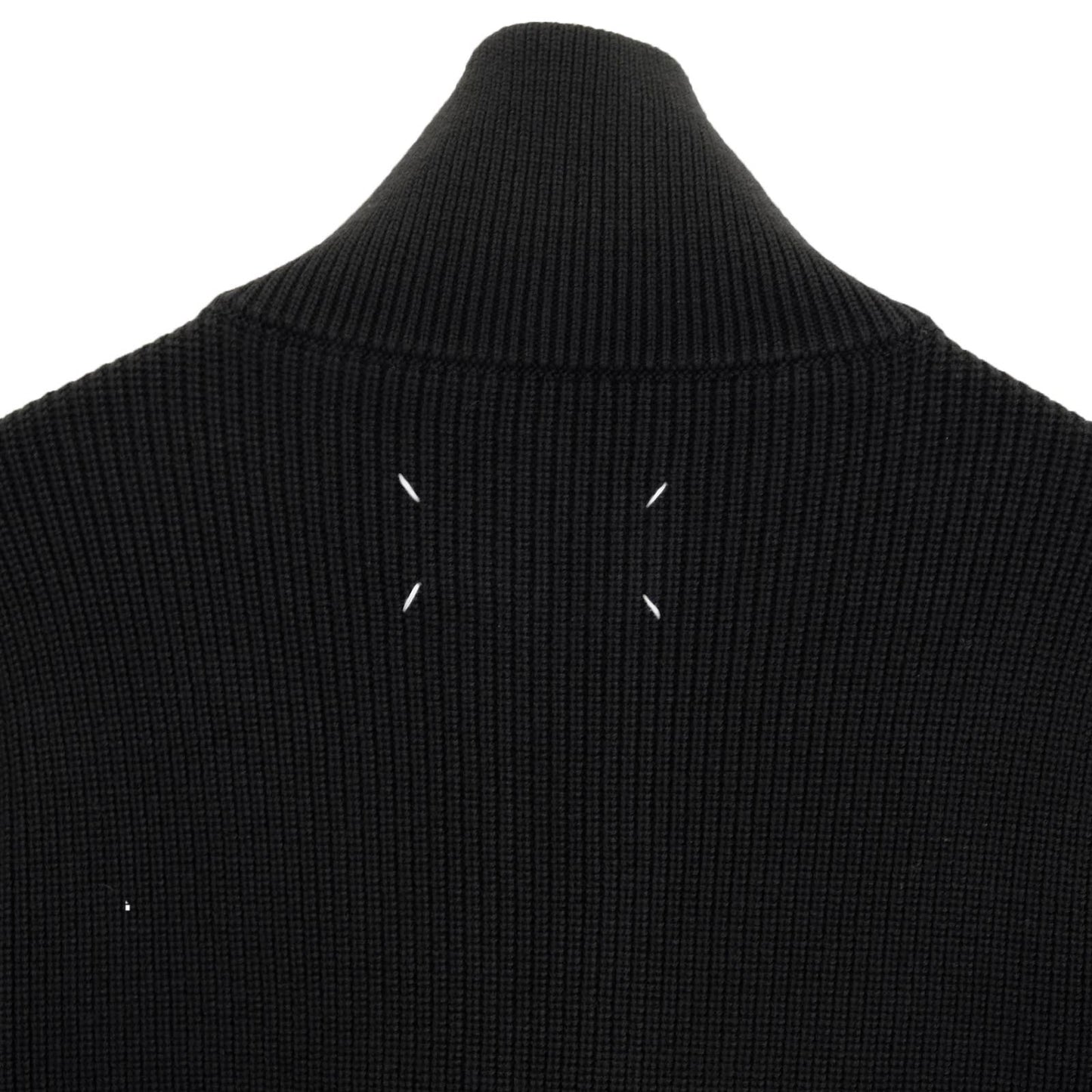 
                  
                    ZIP CARDIGAN
                  
                