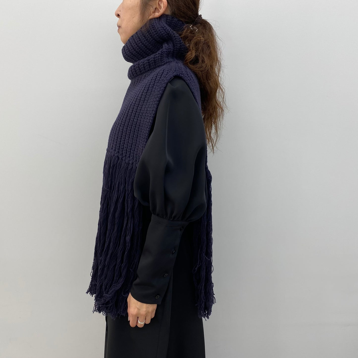 
                  
                    RIBBED SWEATER NECK WARMER-NAVY
                  
                