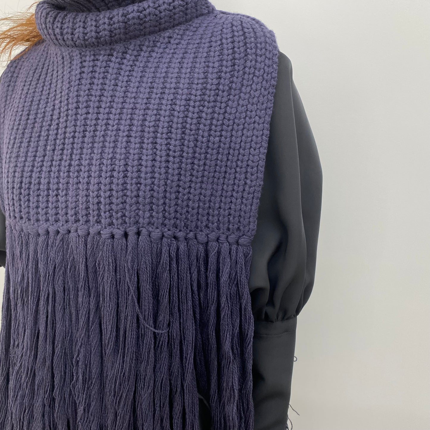
                  
                    RIBBED SWEATER NECK WARMER-NAVY
                  
                