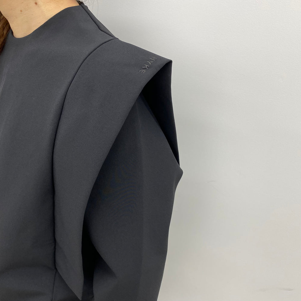 
                  
                    STRETCH POWER SHOULDER TOP
                  
                