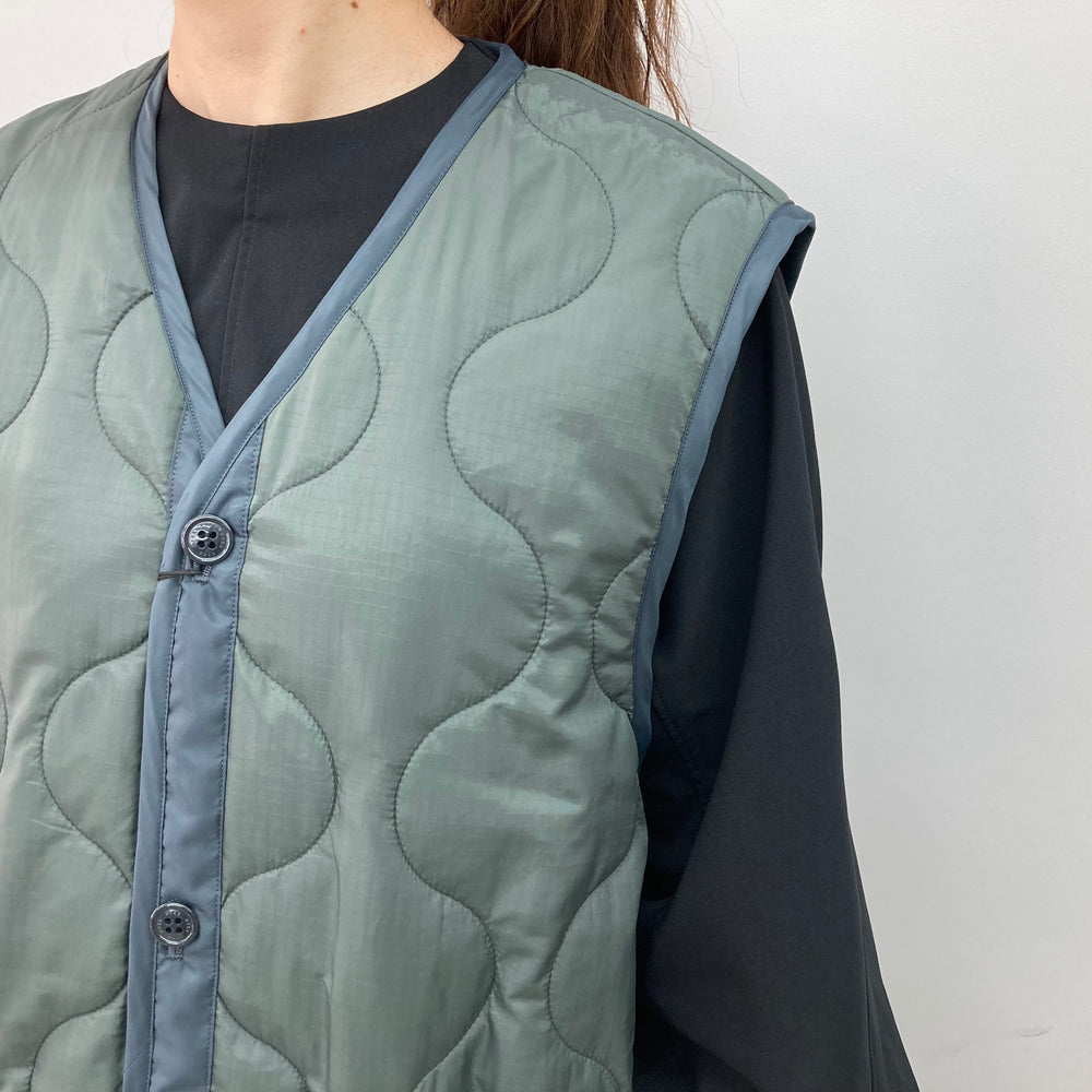 
                  
                    QUILTED LONG VEST
                  
                