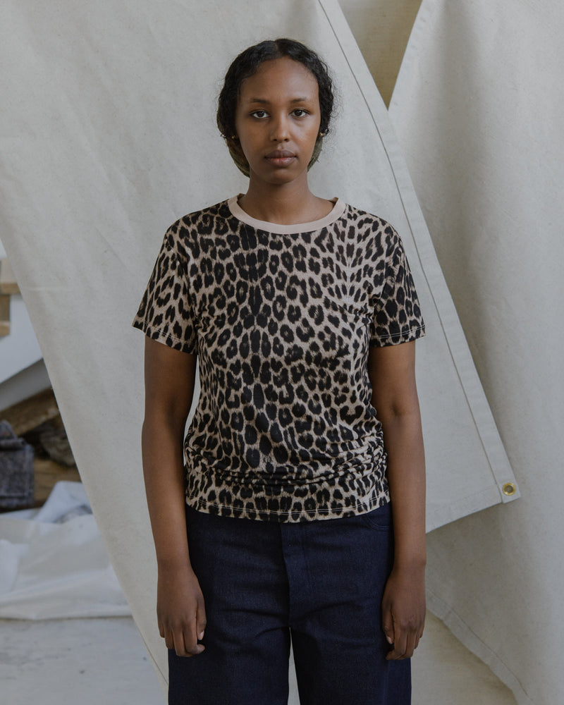 
                  
                    TEE SHIRT-LEOPARD
                  
                