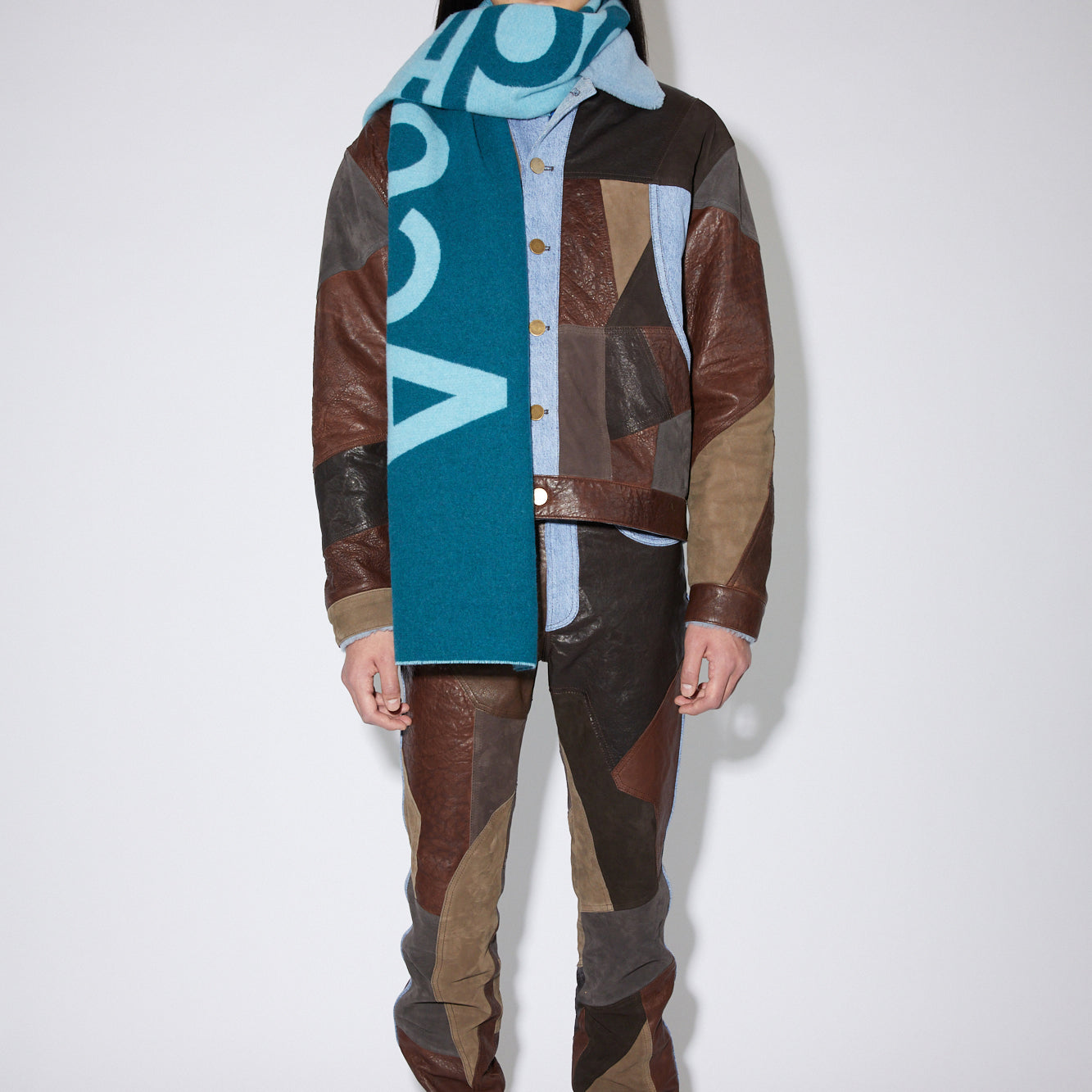 
                  
                    LOGO JACQUARD SCARF
                  
                